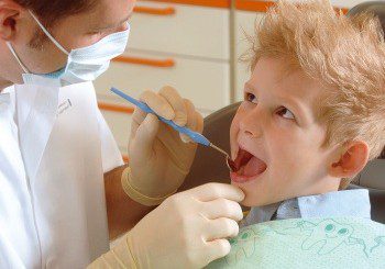 Запечатват безплатно зъбите на деца от 6 до 9 г.