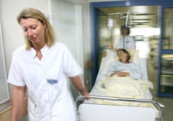 Важно: Нови правила за карантина, кога болни с COVID-19 отиват в болница