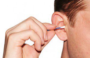 чистене на ушите заглъхване на ухото