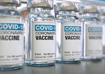 Страничните ефекти от COVID-ваксините са по-чести след втората доза