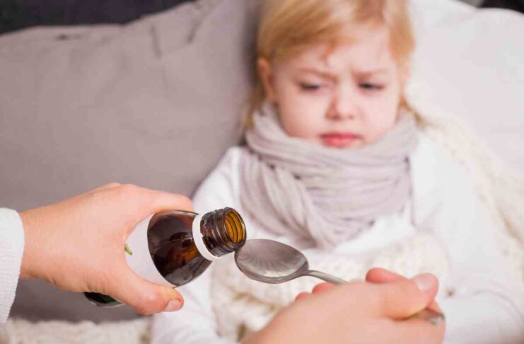 упорита кашлица при децата простуда и температура